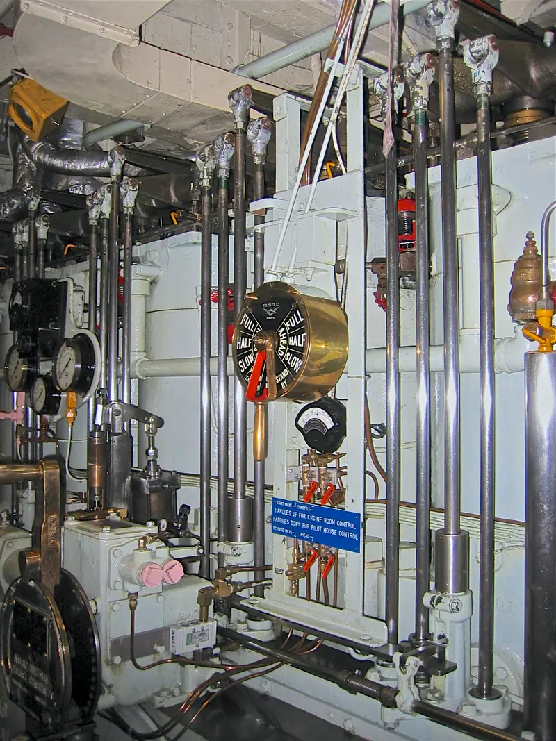 Songhee WWII tugboat engine